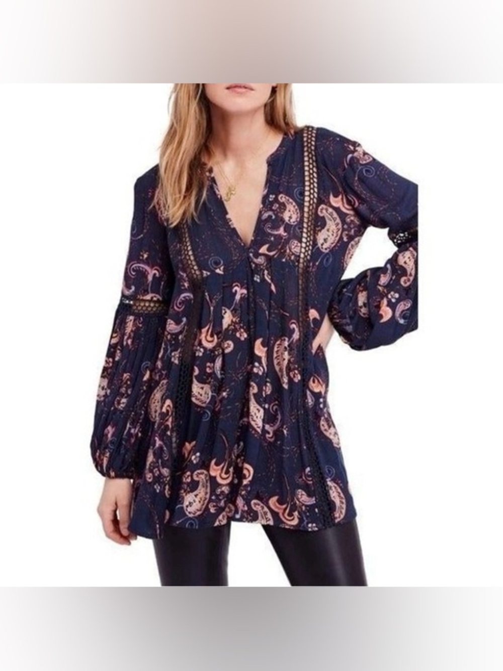 Free People
Free People Just the Two of Us
Navy Blue multi color, Size Small.